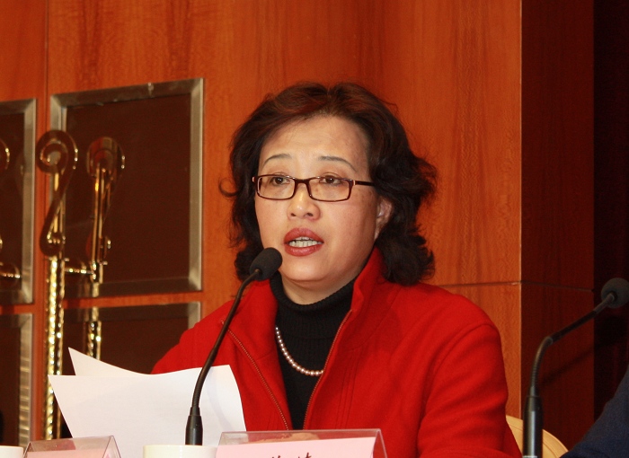 甘肃省人民政府驻北京办事处副主任谢玉华主持会议